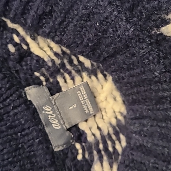 Aerie Navy and White Sweater - Picture 6 of 6